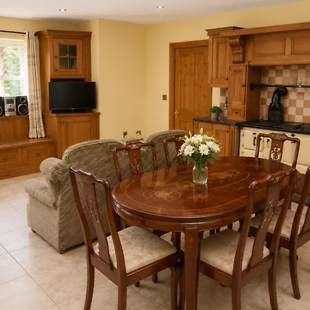 בית נופש Luxury Stone In Westmeath *